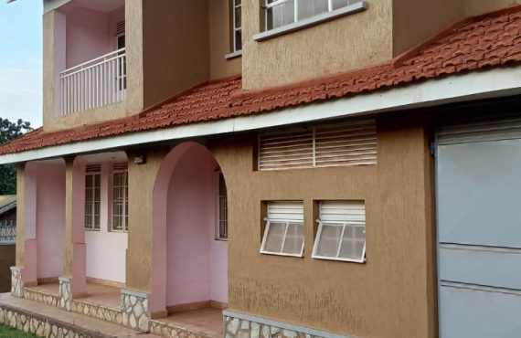 4bedroom house for sale in Bukoto at $400,000.