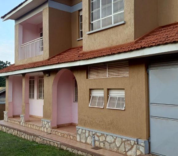 4bedroom house for sale in Bukoto at $400,000.
